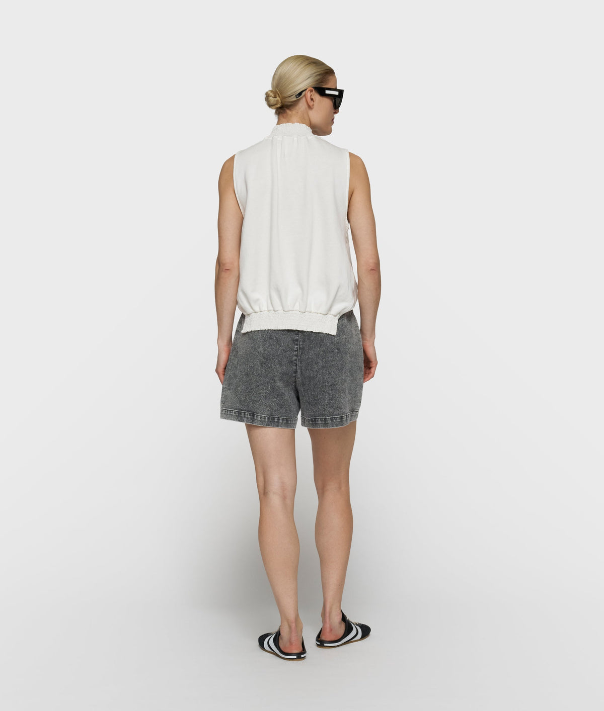 10DAYS Utility Shorts Jog Denim | Black – Bermudas de mujer – Estilo casual – Tallas M, L, XL