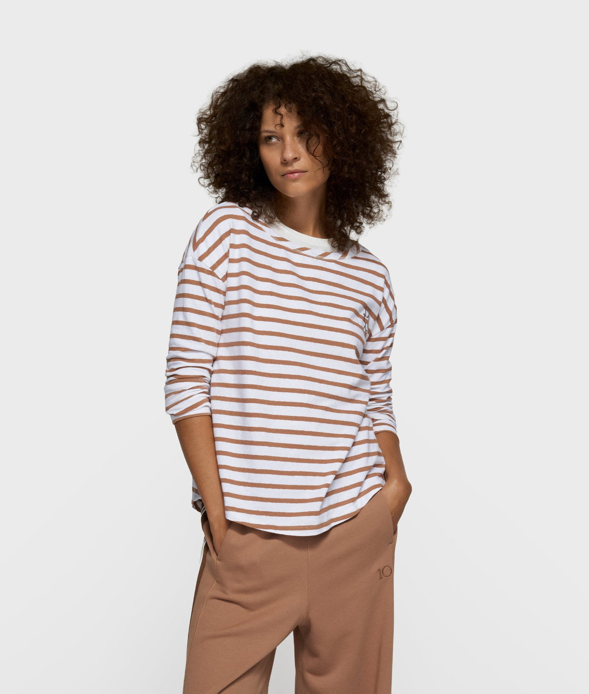 10DAYS long sleeve tee stripes white/fudge – fotografía oficial