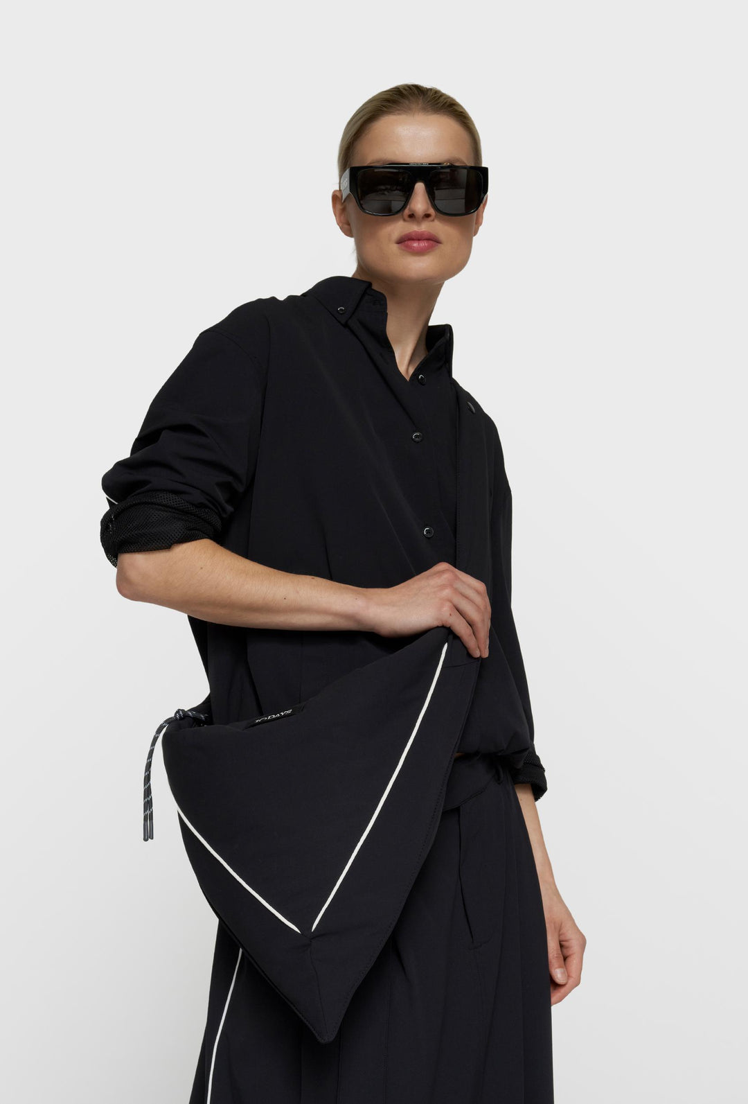 10DAYS easy travel shoulder bag 20-955-6203 Black