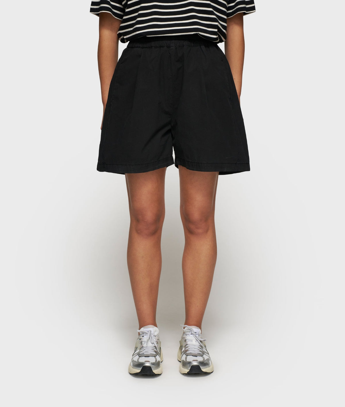 10DAYS The Proud Bermuda Black – vista posterior