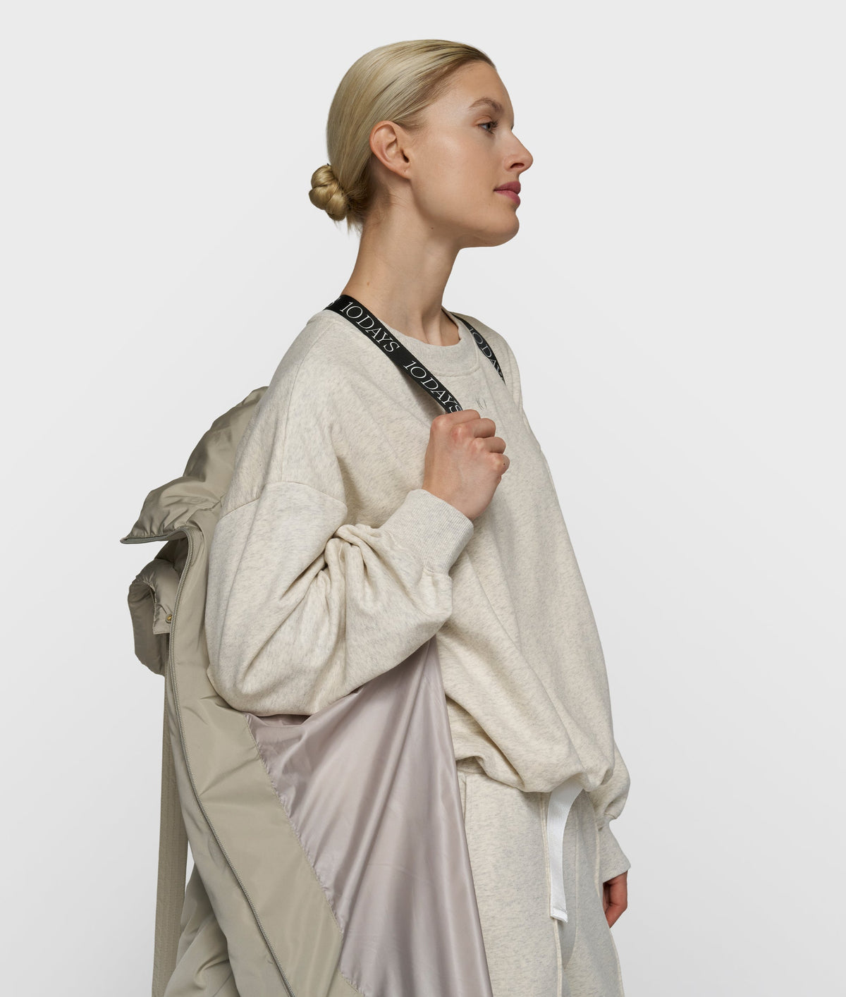 10DAYS The Iconic Coat Fog