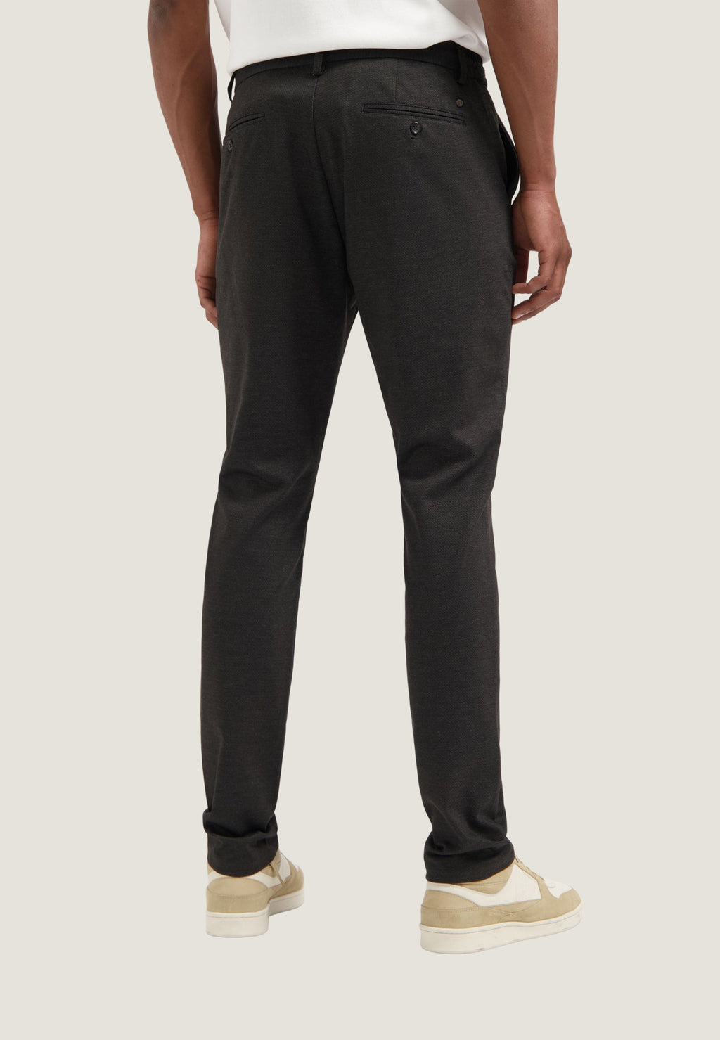 501704-NOS_999_5_halfbody_back.jpg