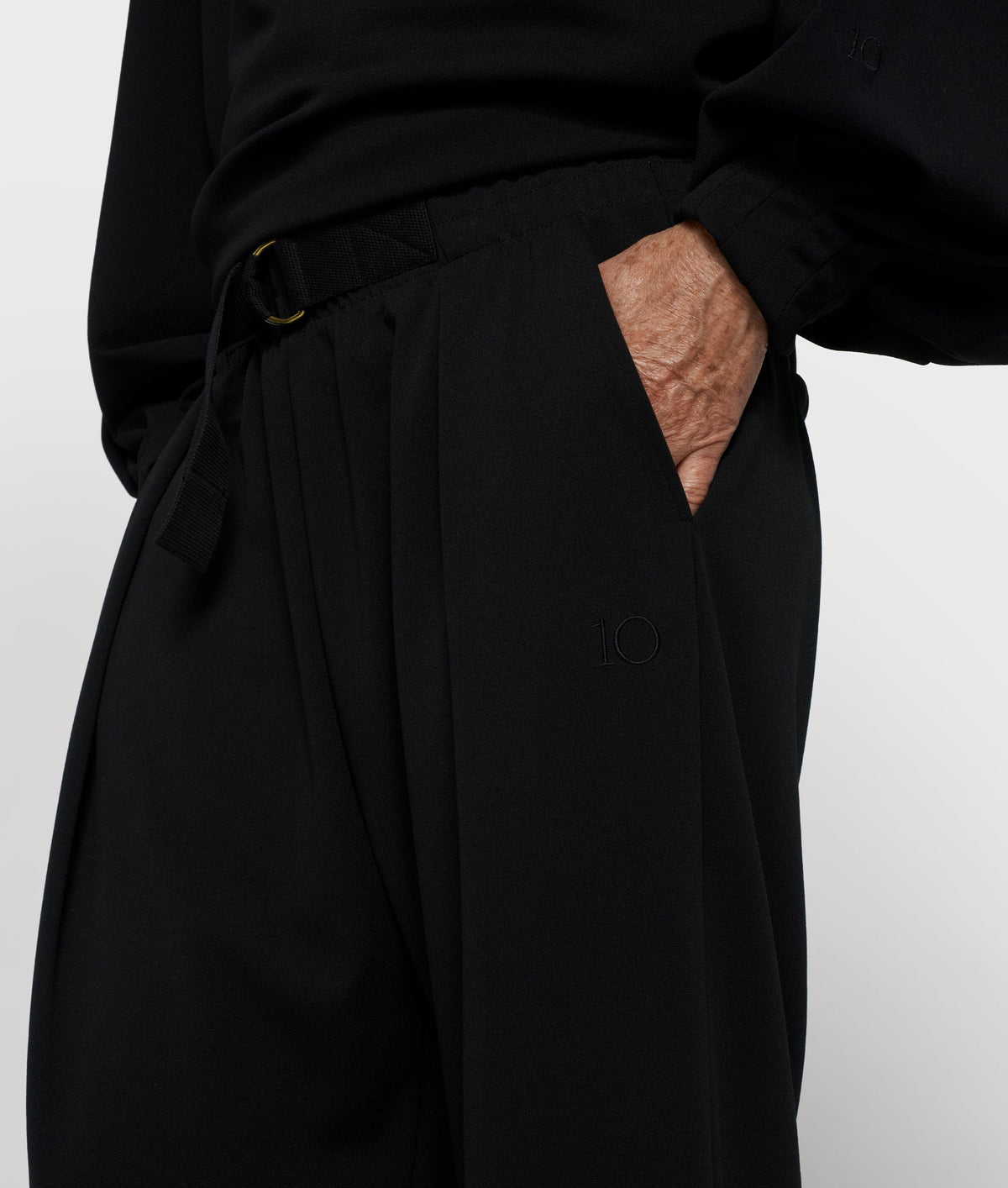 10DAYS Belted Pants Crepe | Black – Pantalón de mujer – Estilo casual – Tallas XS, S, M, L