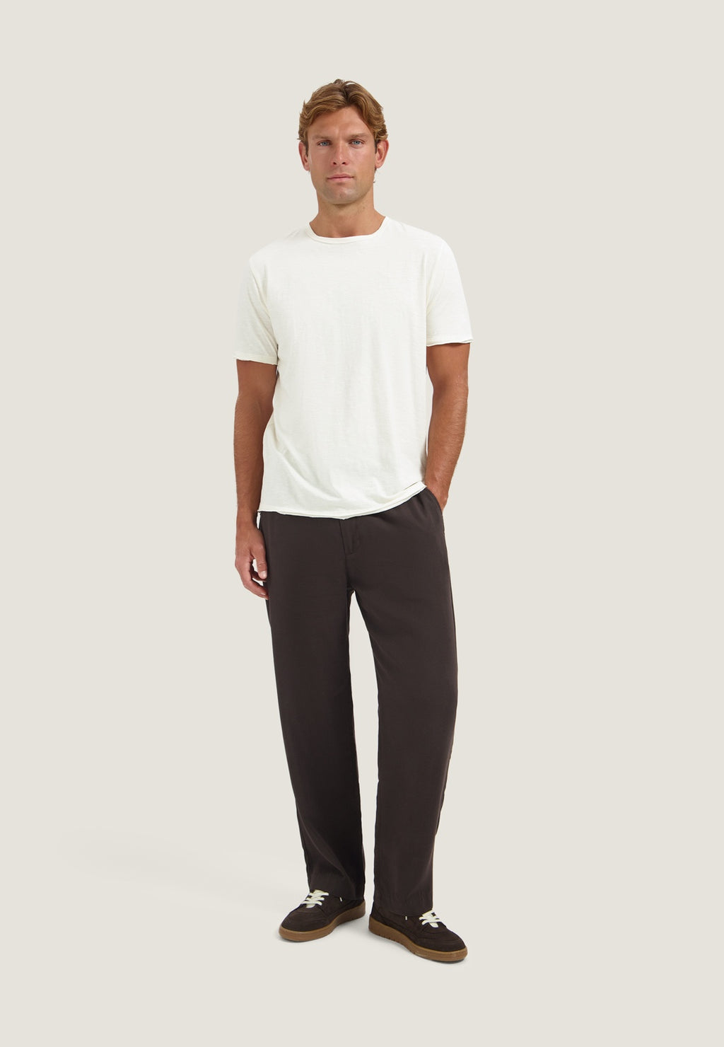 DSTREZZED DS_Mc Queen Tee — modelo, cuerpo completo