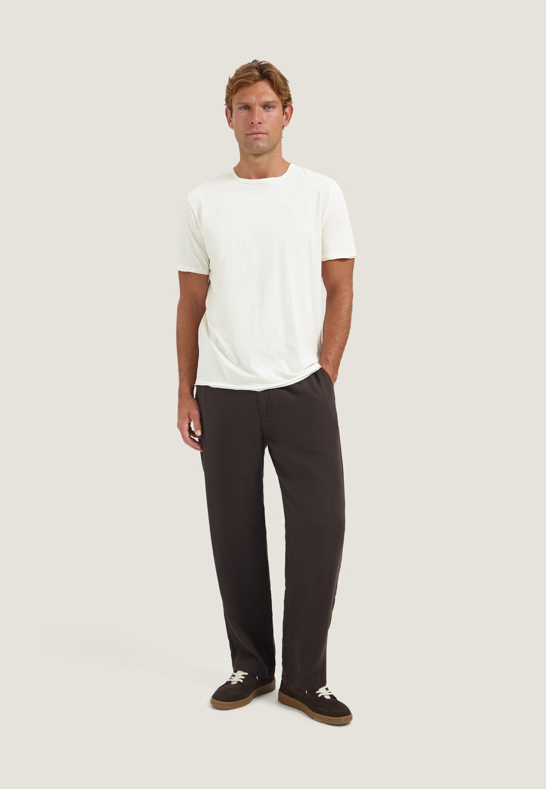 DSTREZZED DS_Mc Queen Tee — modelo, cuerpo completo