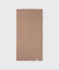 bandana knit scarf | light fudge – vista en modelo