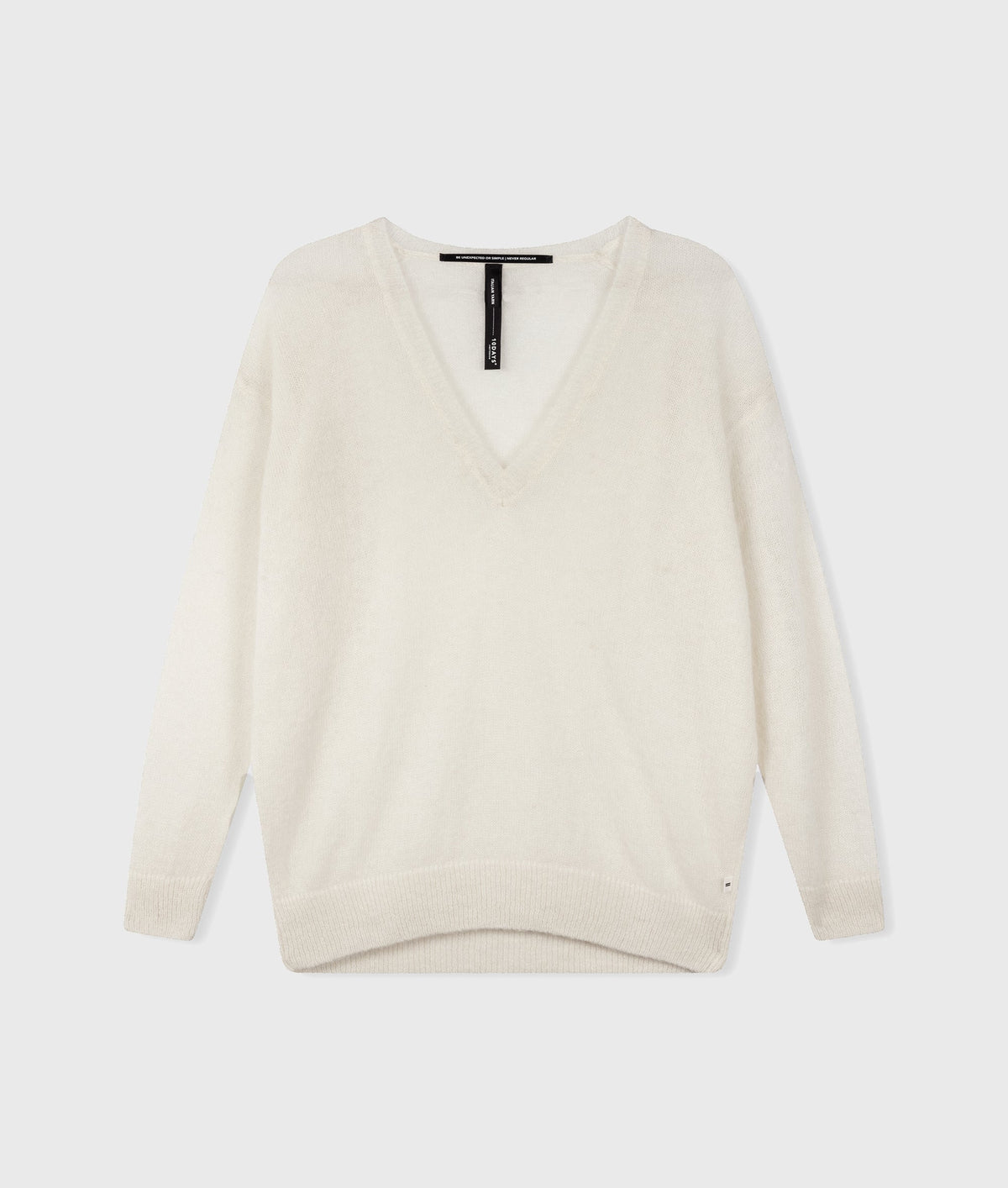 THE V-NECK KNIT SWEATER | ecru – detalle del producto