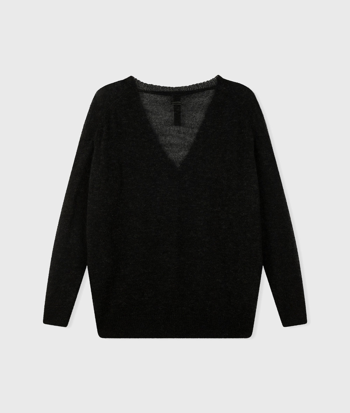 THE V-NECK KNIT SWEATER | black – vista adicional
