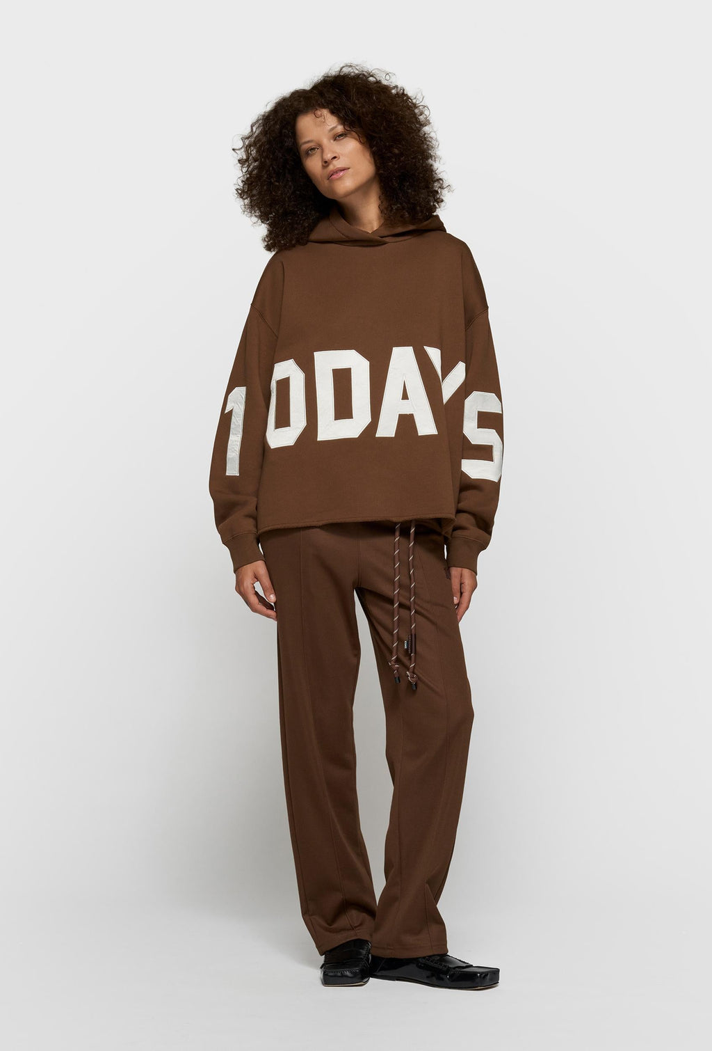 10DAYS statement logo hoodie - 20-810-6201 – Sudadera de mujer – Estilo casual – Tallas XS, M, L – vista adicional
